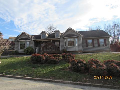 910 8th St, Salem, VA 24153 photo 3