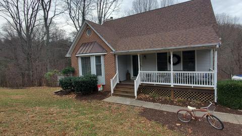 102 View Dr, Goodview, VA 24095 photo 2