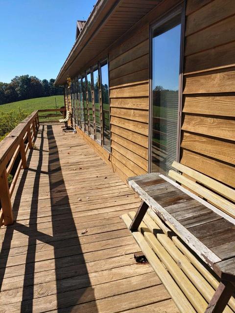 15 Fairlake Ln, Laurel Fork, VA 24352 photo 7
