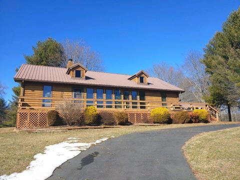 15 Fairlake Ln, Laurel Fork, VA 24352 photo 3