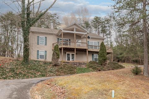 115 Chenault St, Buchanan, VA 24066 photo 1