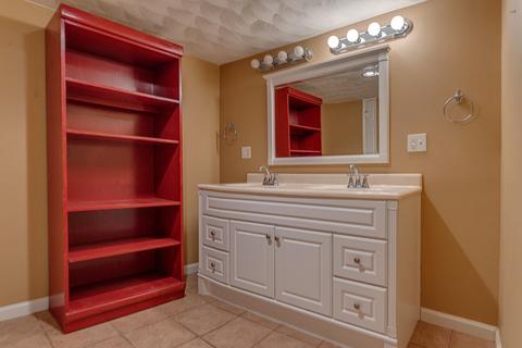 115 Chenault St, Buchanan, VA 24066 photo 39