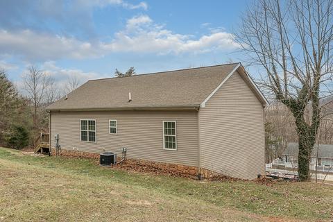 115 Chenault St, Buchanan, VA 24066 photo 44