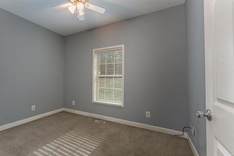 115 Chenault St, Buchanan, VA 24066 photo 17