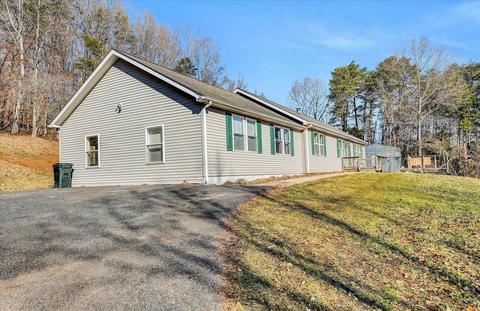 238 Rock Spring Rd, Buchanan, VA 24066 photo 3