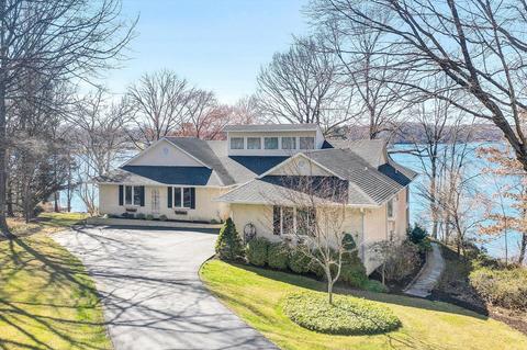 100 Bay Front Rd, Penhook, VA 24137 photo 2