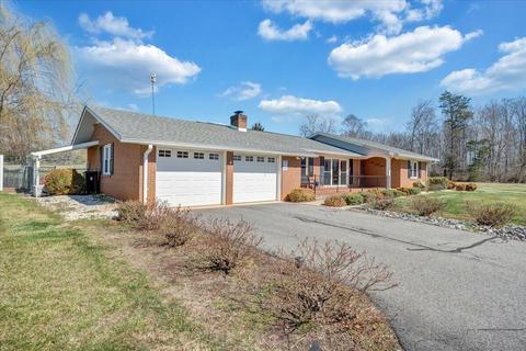 185 Massey Rd, Stuart, VA 24171 photo 3