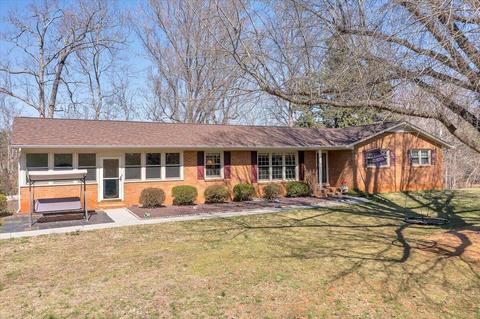 2775 Circle Creek Rd, Penhook, VA 24137 photo 2