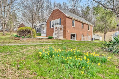 11625 Franklin St, Ferrum, VA 24088 photo 3