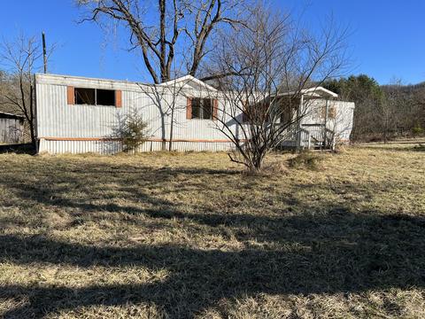 1644 Parrish Rd, Goodview, VA 24095 photo 3