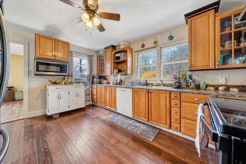 11737 Franklin St, Ferrum, VA 24088 photo 2