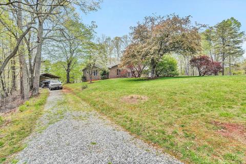 118 Hickory Dr, Goodview, VA 24095 photo 4