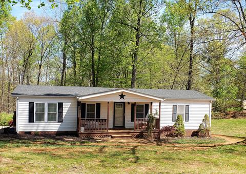 1910 Morris Rd, Goodview, VA 24095 photo 1