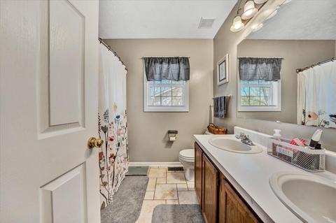 90 Chenault St, Buchanan, VA 24066 photo 22