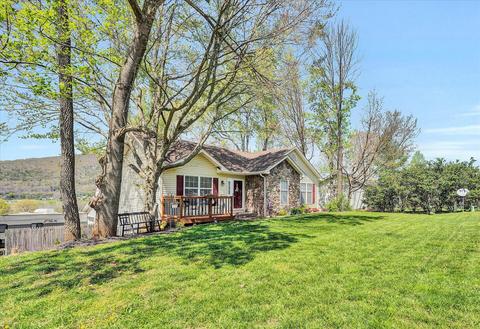 90 Chenault St, Buchanan, VA 24066 photo 3