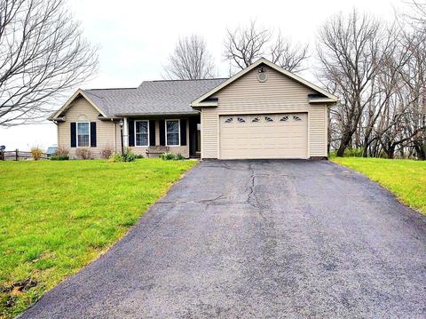 2005 Travis Ln, Pulaski, VA 24301 photo 3