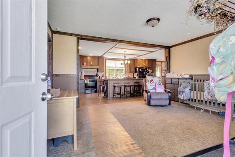207 Oakridge Dr, Thaxton, VA 24174 photo 5