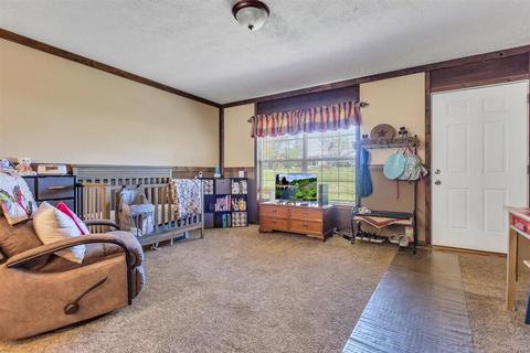 207 Oakridge Dr, Thaxton, VA 24174 photo 6
