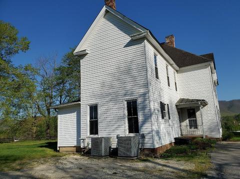 17749 Main St, Buchanan, VA 24066 photo 5