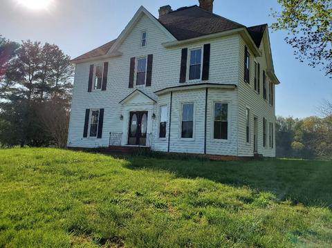17749 Main St, Buchanan, VA 24066 photo 3