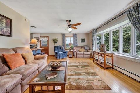 3744 Carson Rd NE, Roanoke, VA 24012 photo 2