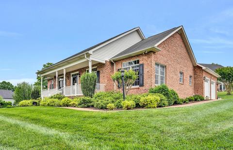 1018 Summerpark Dr, Forest, VA 24551 photo 2