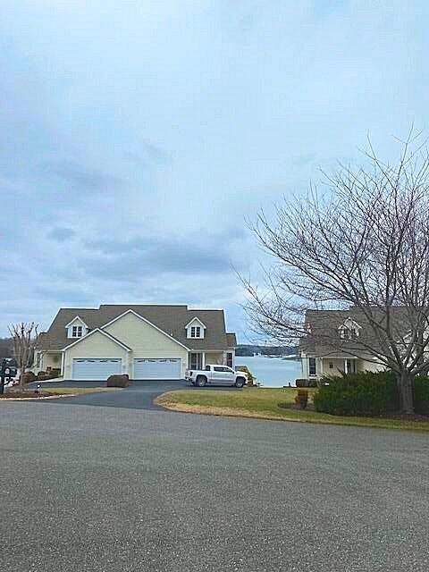 54 Patrick Pl, Union Hall, VA 24176 photo 1