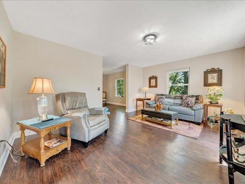 580 Windtree Dr, Moneta, VA 24121 photo 9