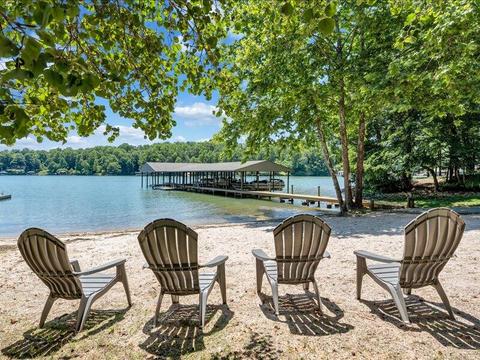 580 Windtree Dr, Moneta, VA 24121 photo 2