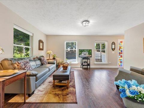 580 Windtree Dr, Moneta, VA 24121 photo 6