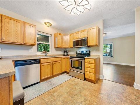 580 Windtree Dr, Moneta, VA 24121 photo 13