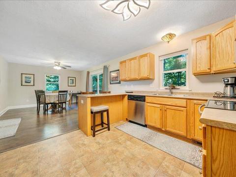 580 Windtree Dr, Moneta, VA 24121 photo 12