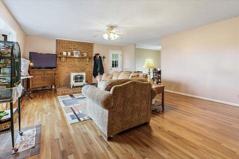 2869 Ayers Rd, Moneta, VA 24121 photo 6