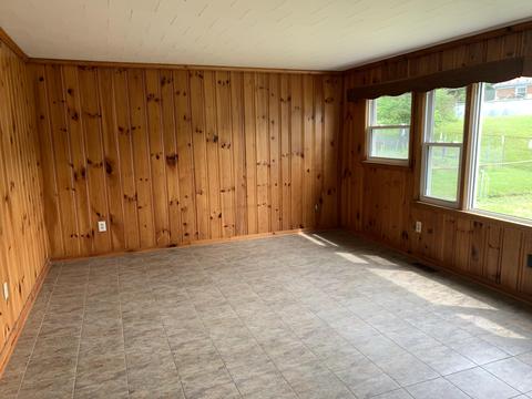 1941 S Byrd Ave, Covington, VA 24426 photo 14