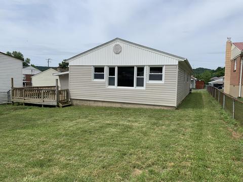 1941 S Byrd Ave, Covington, VA 24426 photo 3