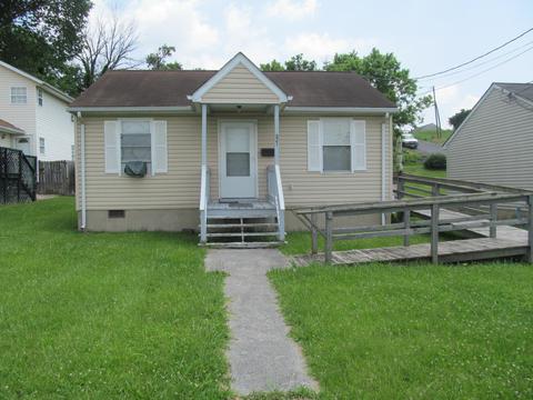 221 E Locust St, Covington, VA 24426 photo 1