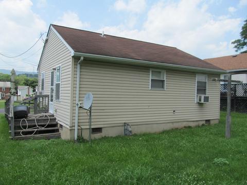 221 E Locust St, Covington, VA 24426 photo 10