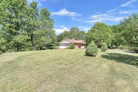 131 Pathfinder Dr, Henry, VA 24102 photo 2