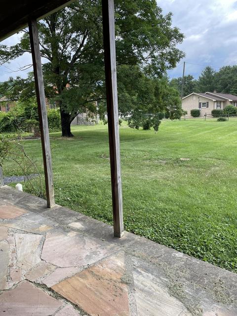 706 Carlyle St, Covington, VA 24426 photo 3