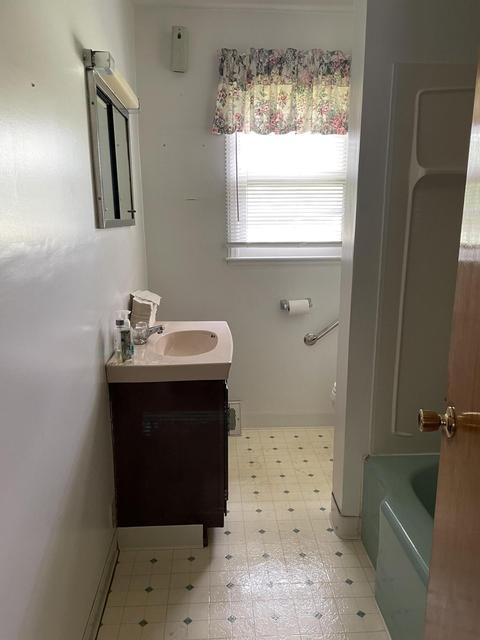 706 Carlyle St, Covington, VA 24426 photo 13