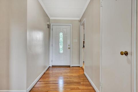 2807 Mcvitty Rd SW, Roanoke, VA 24018 photo 3