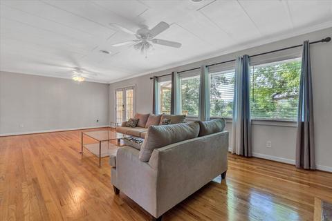 2807 Mcvitty Rd SW, Roanoke, VA 24018 photo 4