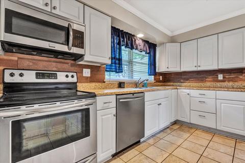 2807 Mcvitty Rd SW, Roanoke, VA 24018 photo 9