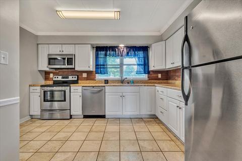2807 Mcvitty Rd SW, Roanoke, VA 24018 photo 8