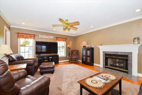 97 Doe Dr, Roanoke, VA 24012 photo 3