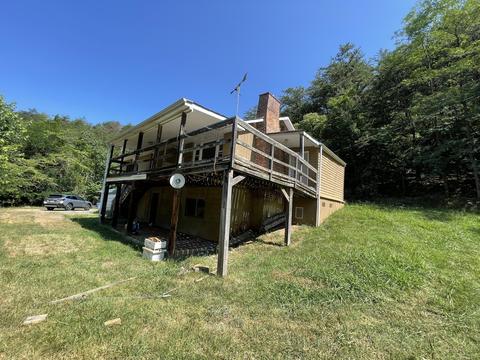 5658 Berry Patch Ln, Elliston, VA 24087 photo 2