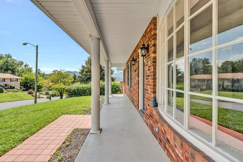 420 Ingal Blvd, Salem, VA 24153 photo 3