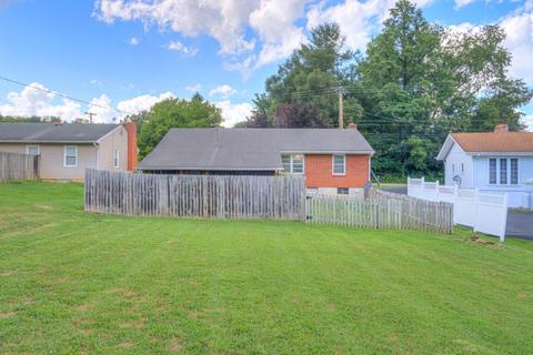 1304 Newbern Rd, Pulaski, VA 24301 photo 5