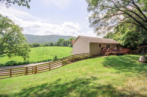 3932 Carson Rd, Roanoke, VA 24012 photo 2