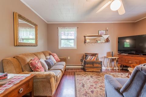 1353 Woods Gap Rd SE, Floyd, VA 24091 photo 16